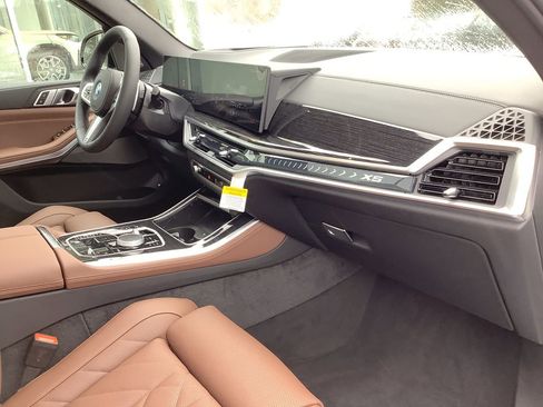 Used 2026 BMW X5 xDrive50e w/ M Sport Package AWD/4WD image 37