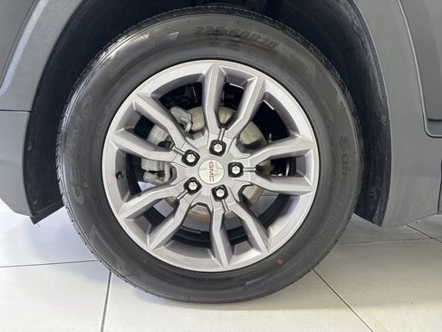 Used 2023 GMC Terrain SLT image 9