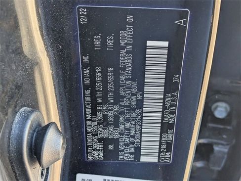 Used 2023 Toyota Highlander LE image 37