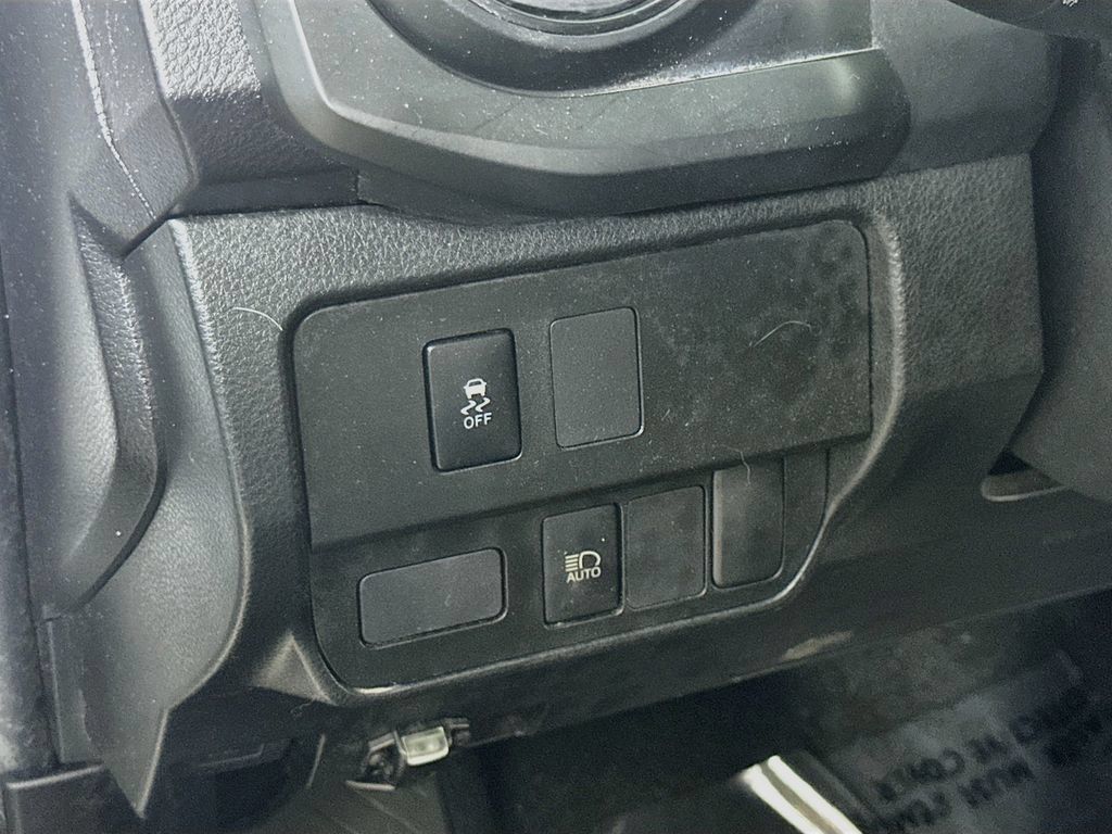 Used 2022 Toyota Tacoma SR RWD image 22