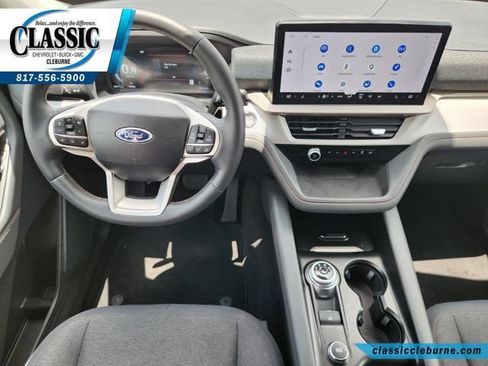 Used 2025 Ford Explorer Active RWD image 3