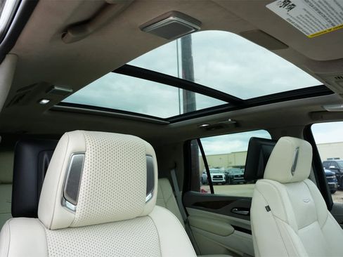 Used 2023 Cadillac Escalade Premium Luxury Platinum image 24