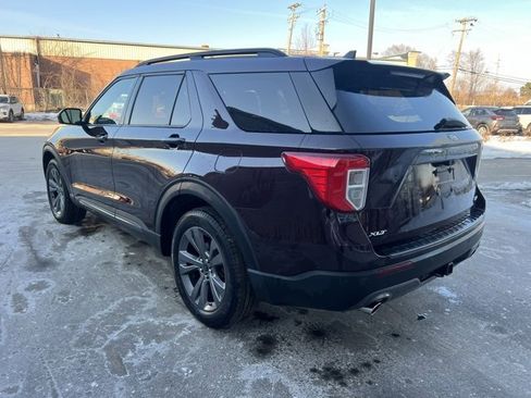 Used 2023 Ford Explorer XLT w/ Equipment Group 202A image 7