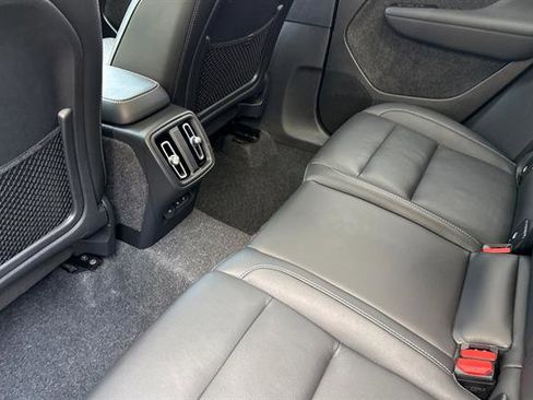 Certified 2025 Volvo XC40 B5 Plus AWD/4WD image 12