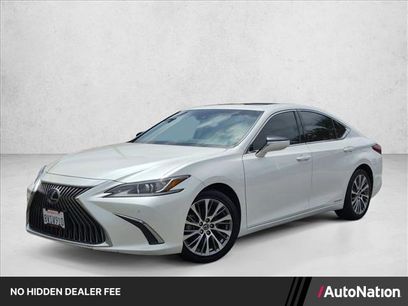 Used 2020 Lexus ES 300h w/ Premium Package