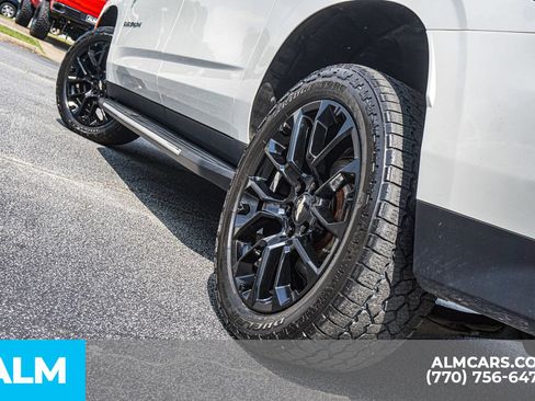 Used 2022 Chevrolet Suburban LT w/ LT Signature Package AWD/4WD image 13