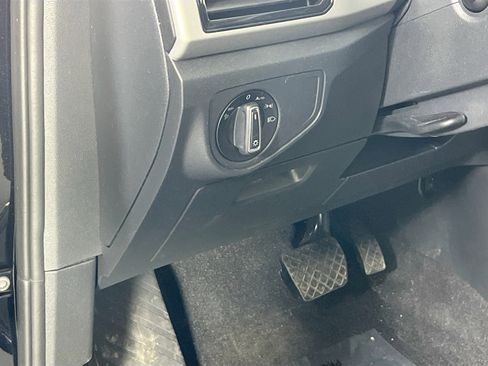 Used 2023 Volkswagen Atlas SE image 10