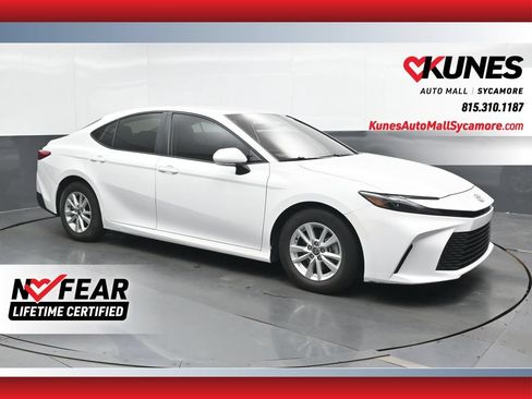 Used 2025 Toyota Camry LE FWD image 1