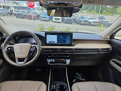 Used 2023 Lincoln Corsair Reserve w/ Equipment Group 201A AWD/4WD image 17