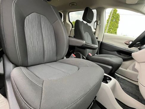 Used 2024 Chrysler Voyager LX FWD image 29