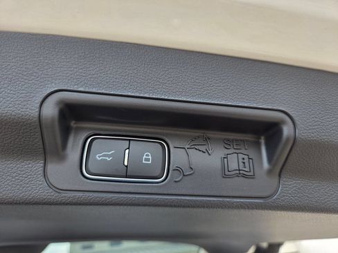 New 2026 Ford Explorer Active RWD image 15