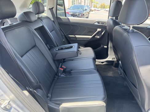 Used 2022 Volkswagen Tiguan SE AWD/4WD image 34
