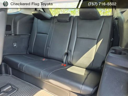 Used 2025 Toyota Highlander XLE image 21