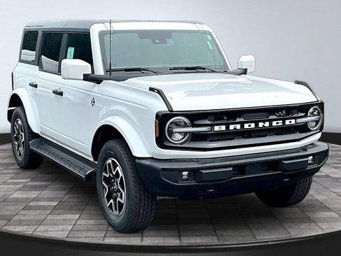 New 2026 Ford Bronco Outer Banks AWD/4WD image 1