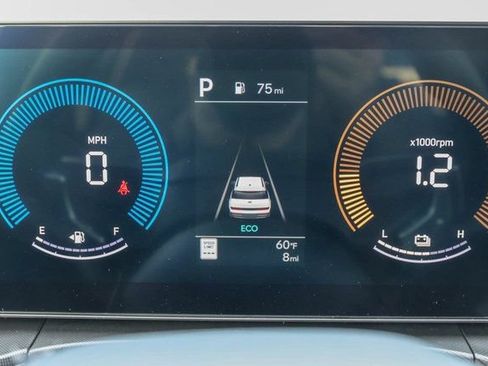 New 2026 Hyundai Santa Fe SE FWD image 27