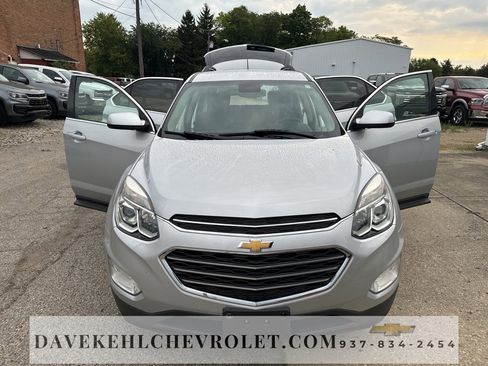 Used 2017 Chevrolet Equinox LT image 30