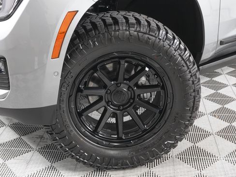 Used 2026 GMC Yukon Denali AWD/4WD image 34