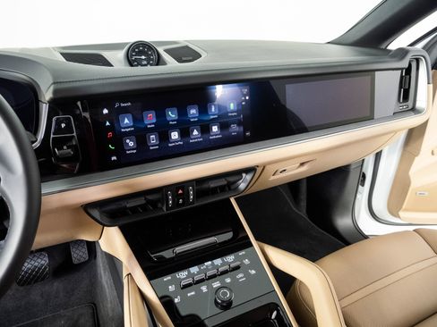 Certified 2026 Porsche Cayenne E-Hybrid Coupe AWD/4WD image 13