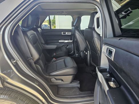 Used 2022 Ford Explorer Limited w/ Equipment Group 301A image 31