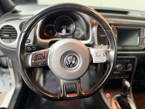 Used 2019 Volkswagen Beetle 2.0T SE FWD image 12