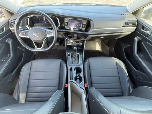 Used 2024 Volkswagen Jetta SE w/ Panoramic Sunroof Package image 19