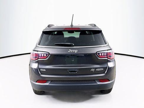 Used 2018 Jeep Compass Latitude w/ Popular Equipment Group image 30