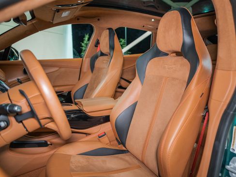 Used 2023 Aston Martin DBX 707 image 12