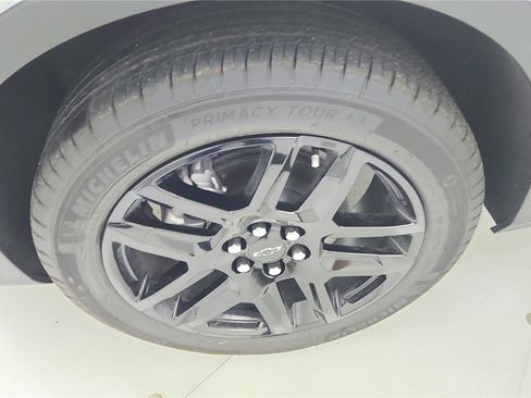 Used 2025 Chevrolet Blazer LT FWD image 32