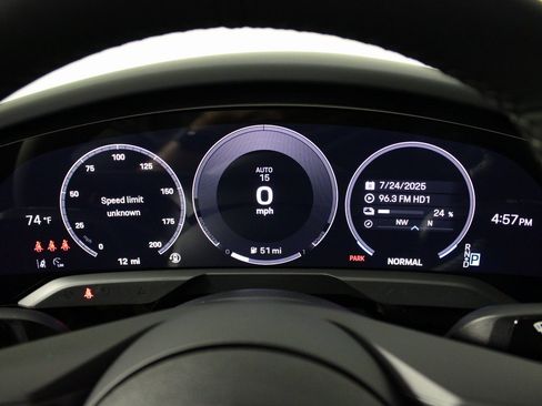 Used 2025 Porsche Taycan image 23