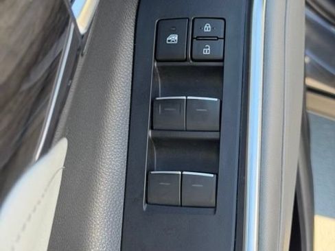 Used 2023 Toyota Highlander Platinum AWD/4WD image 18