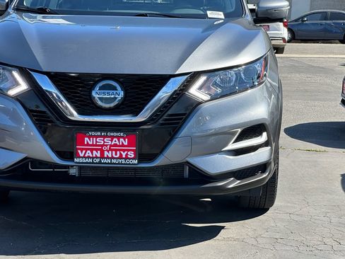 Used 2022 Nissan Rogue Sport SL FWD image 12