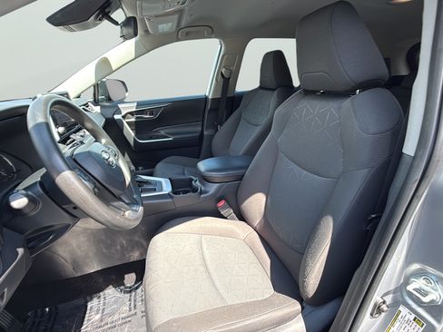 Used 2024 Toyota RAV4 XLE FWD image 23