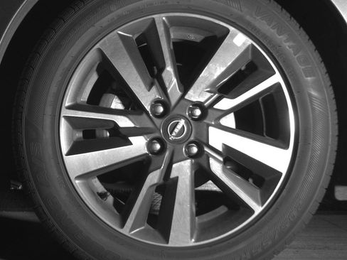 Used 2025 Nissan Versa SV FWD image 12