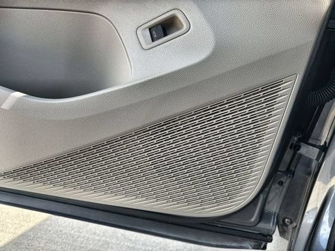 Used 2025 Volkswagen Atlas SE FWD image 23