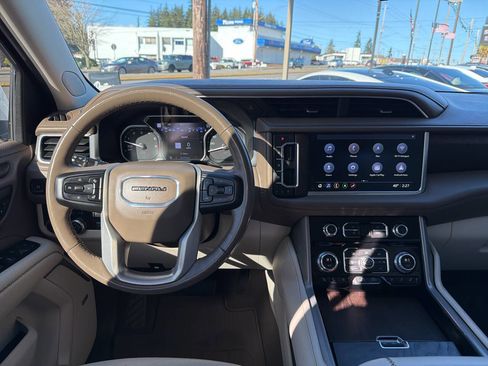 Used 2021 GMC Yukon XL Denali w/ Denali Ultimate Package image 27