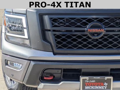 Used 2021 Nissan Titan PRO-4X w/ Pro-4x Convenience Package image 3