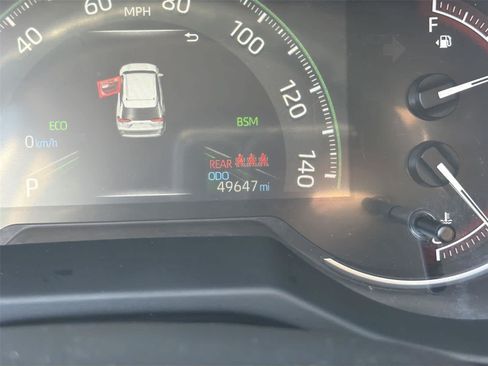 Used 2025 Toyota RAV4 XLE FWD image 20