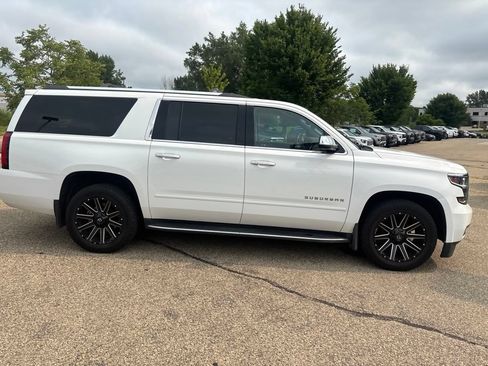 Used 2018 Chevrolet Suburban Premier AWD/4WD image 4