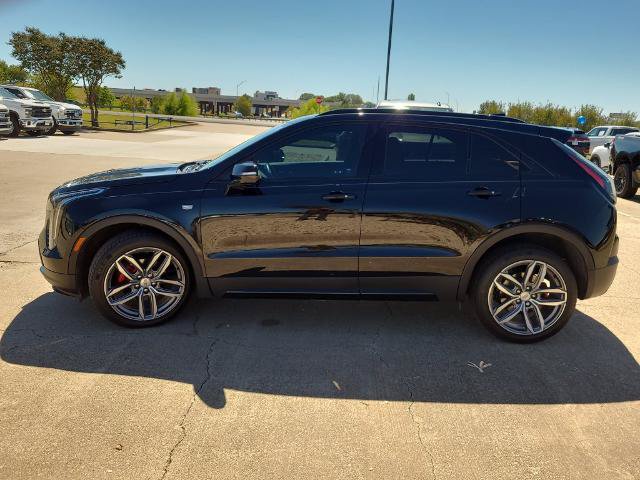 Used 2021 Cadillac XT4 Sport w/ Cold Weather Package FWD image 3
