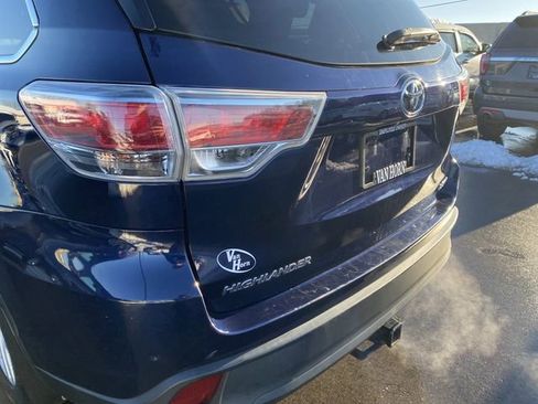 Used 2015 Toyota Highlander LE image 36