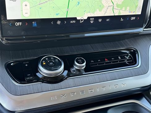 New 2025 Ford Expedition Max Platinum w/ Platinum Ultimate Package image 26