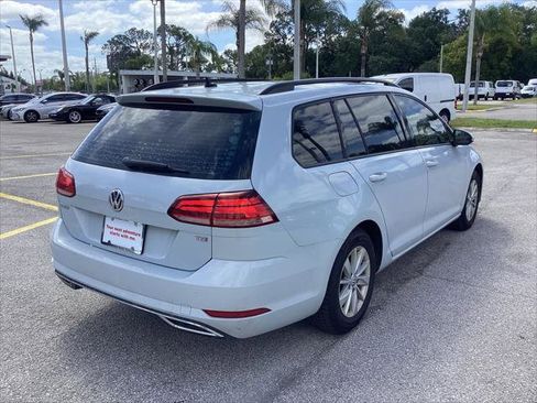 Used 2018 Volkswagen Golf S image 7