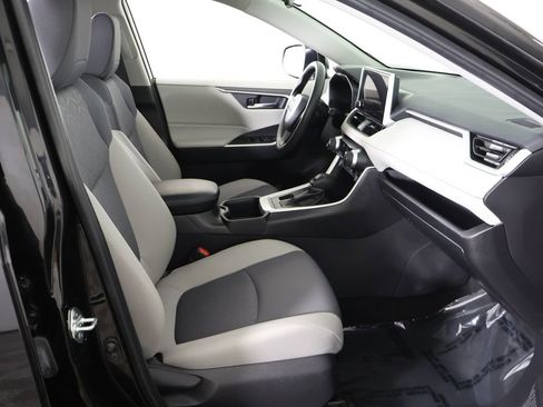 Used 2024 Toyota RAV4 XLE AWD/4WD image 29