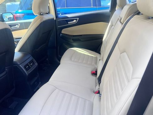 Used 2019 Ford Edge SEL w/ Equipment Group 201A AWD/4WD image 3