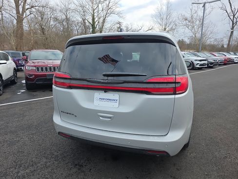 New 2026 Chrysler Pacifica Select w/ S Appearance Package image 22