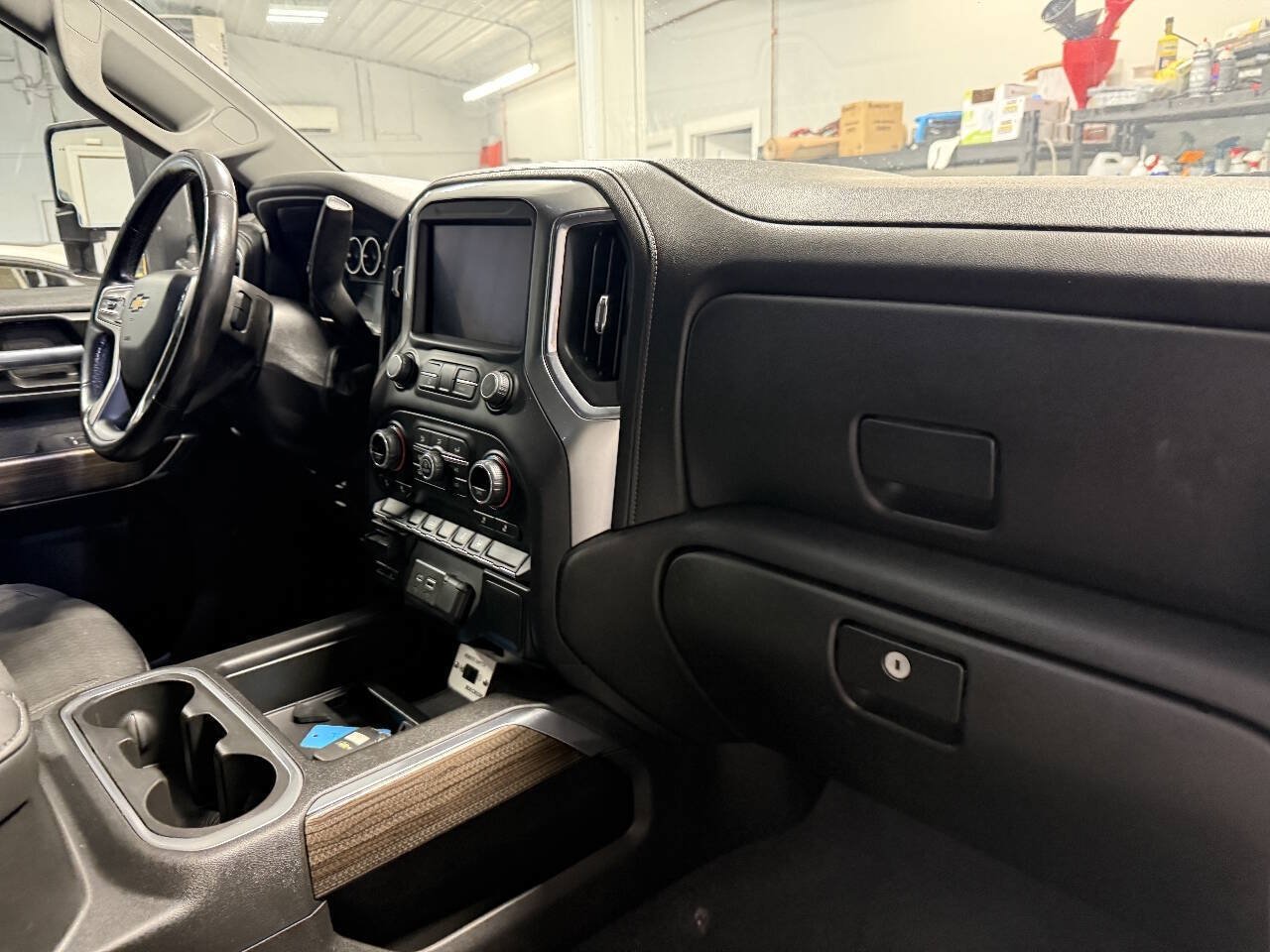 Used 2020 Chevrolet Silverado 2500 LT w/ Convenience Package AWD/4WD image 9