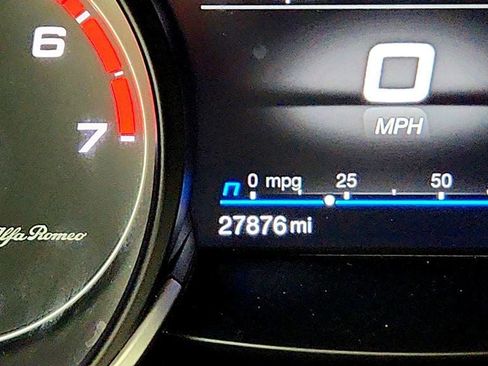 Used 2022 Alfa Romeo Stelvio Veloce AWD/4WD image 16