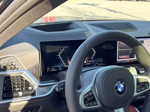 New 2026 BMW X6 xDrive40i w/ Climate Comfort Package image 11
