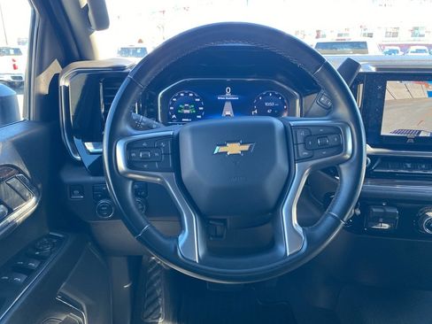 Used 2024 Chevrolet Silverado 2500 LT image 4