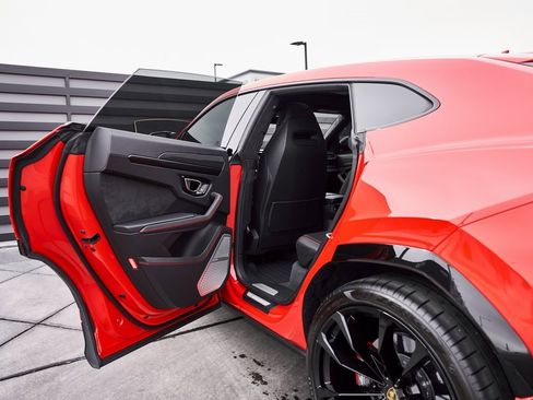 Used 2021 Lamborghini Urus image 29